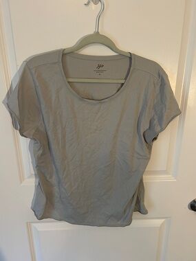 J. Jill Light Gray Scoop Neck Short Sleeve Tee